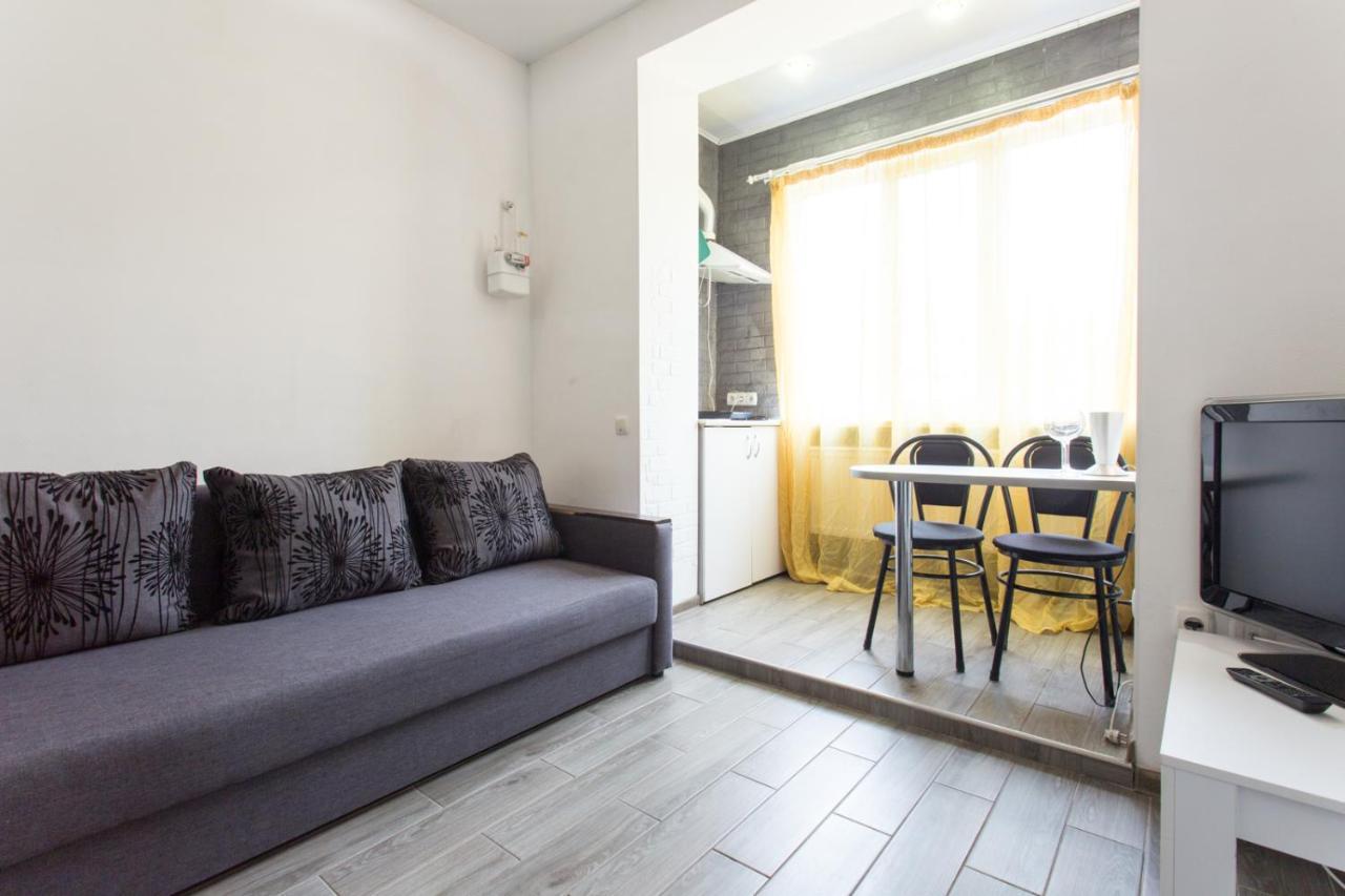 Well Located Studio - Yaroslavska Str. 21 Apartment Kharkiv Exterior photo